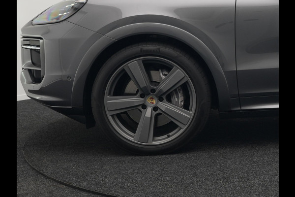 Porsche Cayenne Coupé 3.0 E-Hybrid Plug In Hybrid 462PK Dealer O.H Facelift PHEV | Panodak | Luchtvering | Sportuitlaat | 4 Wiel Besturing | PDLS+ | Sport Chrono | InnoDrive Adaptive Cruise | SportDesign | Head up | Soft Close | 22"L.M | 360 Camera | 18-voudige leder