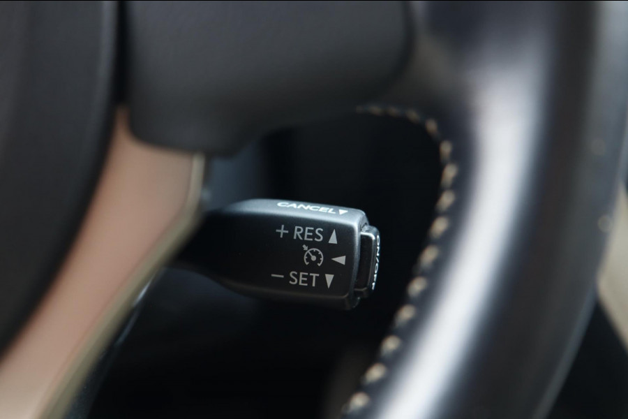 Lexus CT 200h Business Line / CAMERA / ALCANTARA / LED / CRUISE / NAP