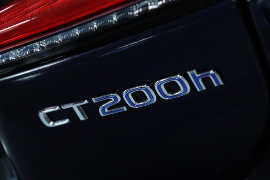 Lexus CT 200h Business Line / CAMERA / ALCANTARA / LED / CRUISE / NAP