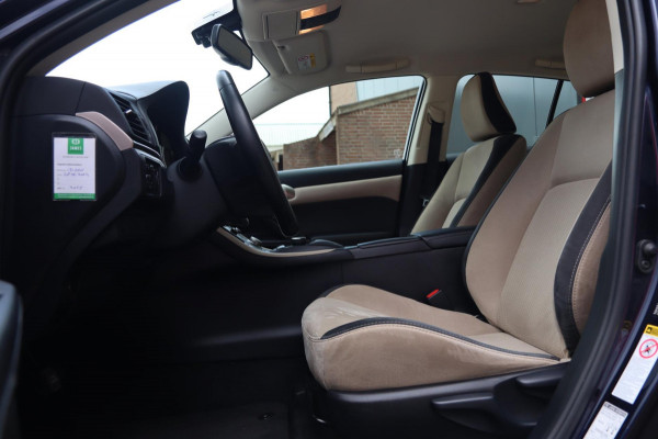 Lexus CT 200h Business Line / CAMERA / ALCANTARA / LED / CRUISE / NAP
