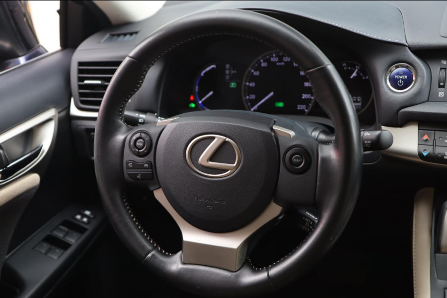 Lexus CT 200h Business Line / CAMERA / ALCANTARA / LED / CRUISE / NAP