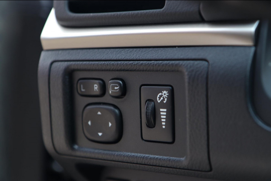 Lexus CT 200h Business Line / CAMERA / ALCANTARA / LED / CRUISE / NAP