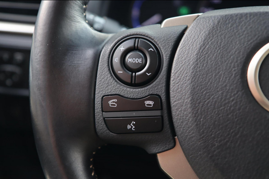 Lexus CT 200h Business Line / CAMERA / ALCANTARA / LED / CRUISE / NAP