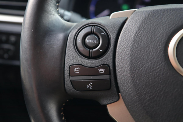 Lexus CT 200h Business Line / CAMERA / ALCANTARA / LED / CRUISE / NAP