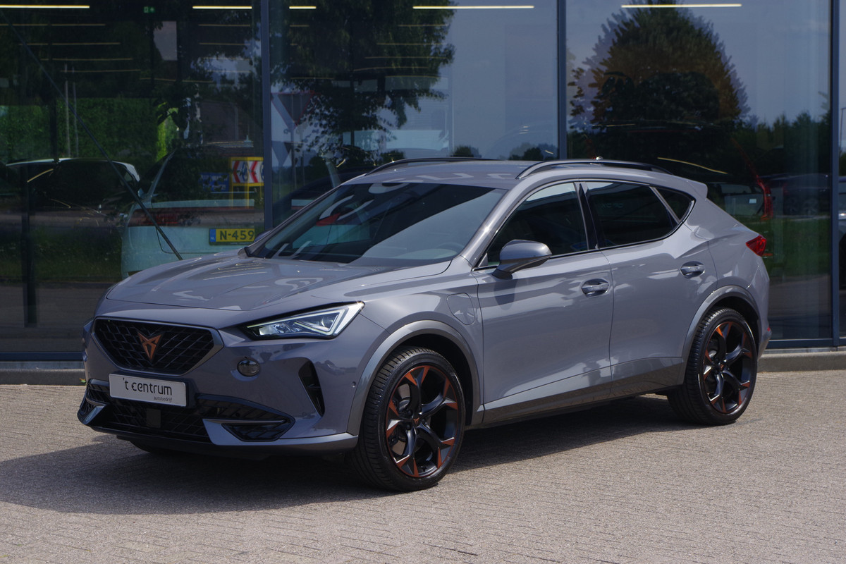 CUPRA Formentor 1.4 e-Hybrid VZ 245 PK Copper Edition PHEV, Winterpakket, Carplay, Camera CUPRA Formentor 1.4 e-Hybrid VZ 245 PK Copper Edition PHEV, Winterpakket, Carplay, Camera