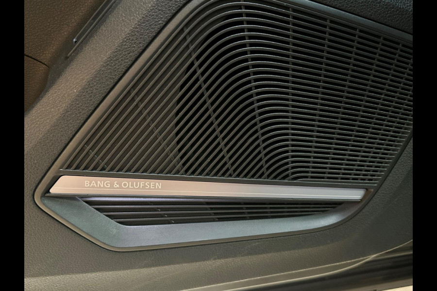 Audi Q2 35 TFSI S Line 150PK - Panoramadak - Matrix - B&O
