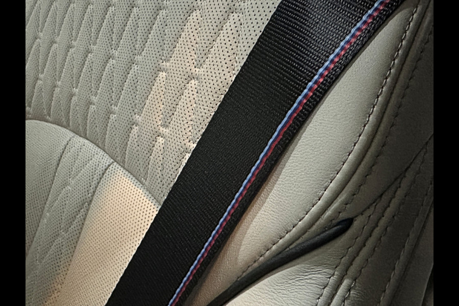 BMW X5 50e M-Sport Pro Performance | 360 View | Massage & Ventilatie | ACC | Individual Leder | Pano | Head-Up | 4-Zone Clima | 22'' | Stoelverwarming V+A | Laser-LED | 2x Memory | Keyless-Entry | Trekhaak | Comfortstoelen | Beker Koeling+Verwarming | Stuurverwarming | Zonwering | Carplay | Draadloos Laden |