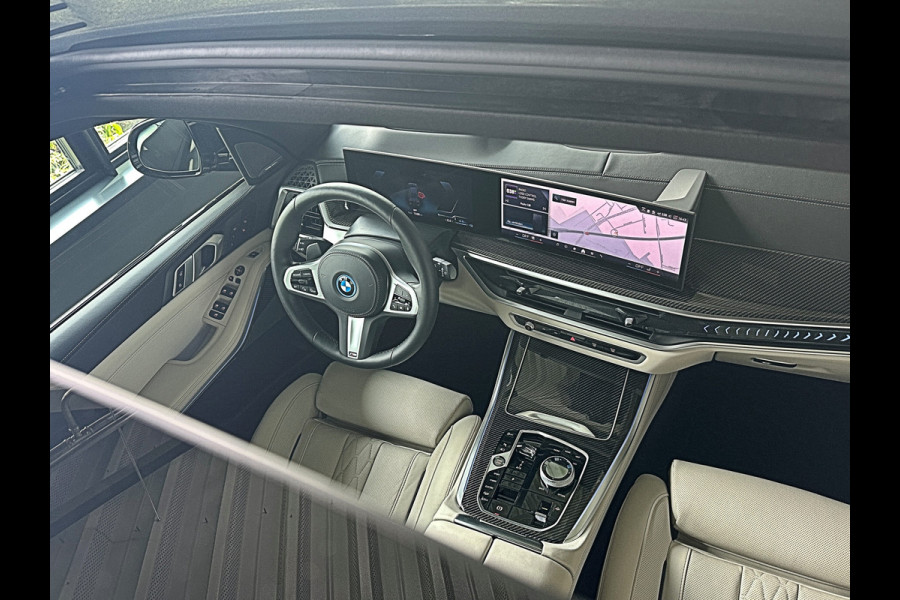 BMW X5 50e M-Sport Pro Performance | 360 View | Massage & Ventilatie | ACC | Individual Leder | Pano | Head-Up | 4-Zone Clima | 22'' | Stoelverwarming V+A | Laser-LED | 2x Memory | Keyless-Entry | Trekhaak | Comfortstoelen | Beker Koeling+Verwarming | Stuurverwarming | Zonwering | Carplay | Draadloos Laden |