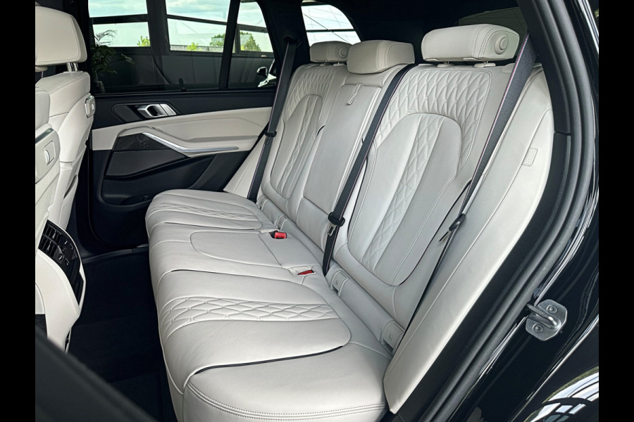 BMW X5 50e M-Sport Pro Performance | 360 View | Massage & Ventilatie | ACC | Individual Leder | Pano | Head-Up | 4-Zone Clima | 22'' | Stoelverwarming V+A | Laser-LED | 2x Memory | Keyless-Entry | Trekhaak | Comfortstoelen | Beker Koeling+Verwarming | Stuurverwarming | Zonwering | Carplay | Draadloos Laden |