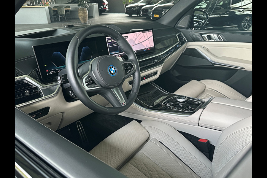 BMW X5 50e M-Sport Pro Performance | 360 View | Massage & Ventilatie | ACC | Individual Leder | Pano | Head-Up | 4-Zone Clima | 22'' | Stoelverwarming V+A | Laser-LED | 2x Memory | Keyless-Entry | Trekhaak | Comfortstoelen | Beker Koeling+Verwarming | Stuurverwarming | Zonwering | Carplay | Draadloos Laden |