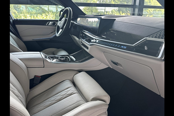 BMW X5 50e M-Sport Pro Performance | 360 View | Massage & Ventilatie | ACC | Individual Leder | Pano | Head-Up | 4-Zone Clima | 22'' | Stoelverwarming V+A | Laser-LED | 2x Memory | Keyless-Entry | Trekhaak | Comfortstoelen | Beker Koeling+Verwarming | Stuurverwarming | Zonwering | Carplay | Draadloos Laden |