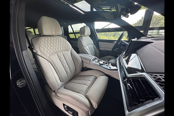 BMW X5 50e M-Sport Pro Performance | 360 View | Massage & Ventilatie | ACC | Individual Leder | Pano | Head-Up | 4-Zone Clima | 22'' | Stoelverwarming V+A | Laser-LED | 2x Memory | Keyless-Entry | Trekhaak | Comfortstoelen | Beker Koeling+Verwarming | Stuurverwarming | Zonwering | Carplay | Draadloos Laden |