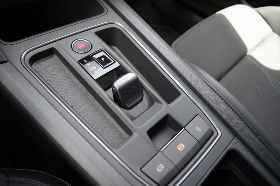 CUPRA Formentor 1.4 e-Hybrid VZ 245 PK  Performance PHEV, Camera, Carplay, Winterpakket