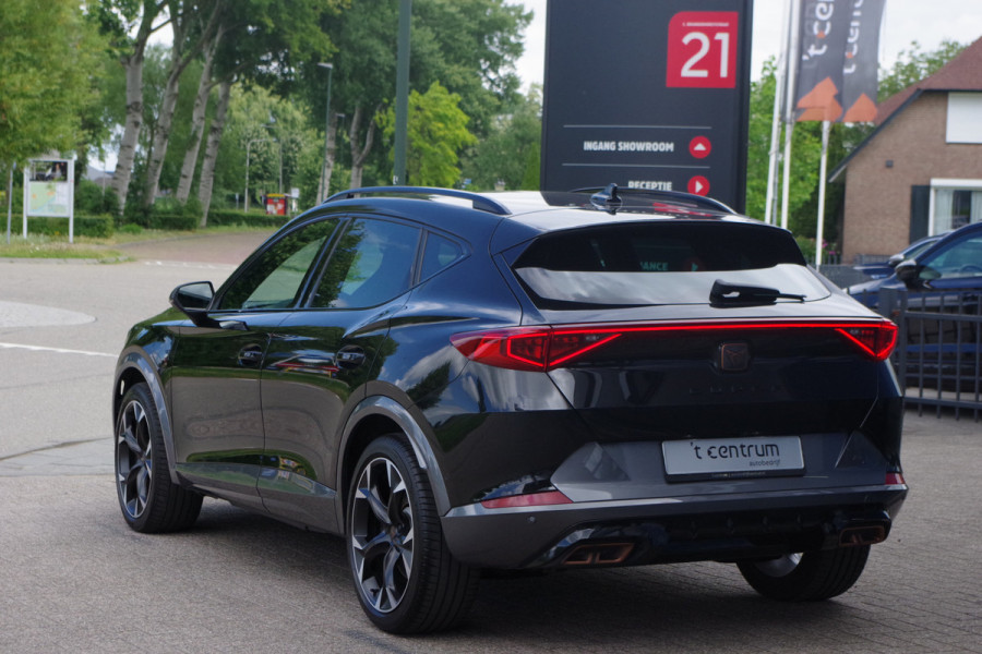 CUPRA Formentor 1.4 e-Hybrid VZ 245 PK  Performance PHEV, Camera, Carplay, Winterpakket
