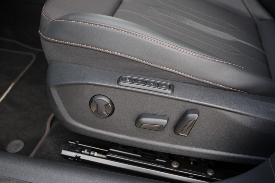 CUPRA Formentor 1.4 e-Hybrid VZ 245 PK  Performance PHEV, Camera, Carplay, Winterpakket