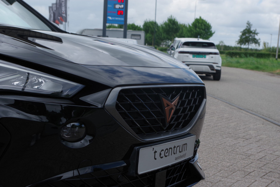 CUPRA Formentor 1.4 e-Hybrid VZ 245 PK  Performance PHEV, Camera, Carplay, Winterpakket