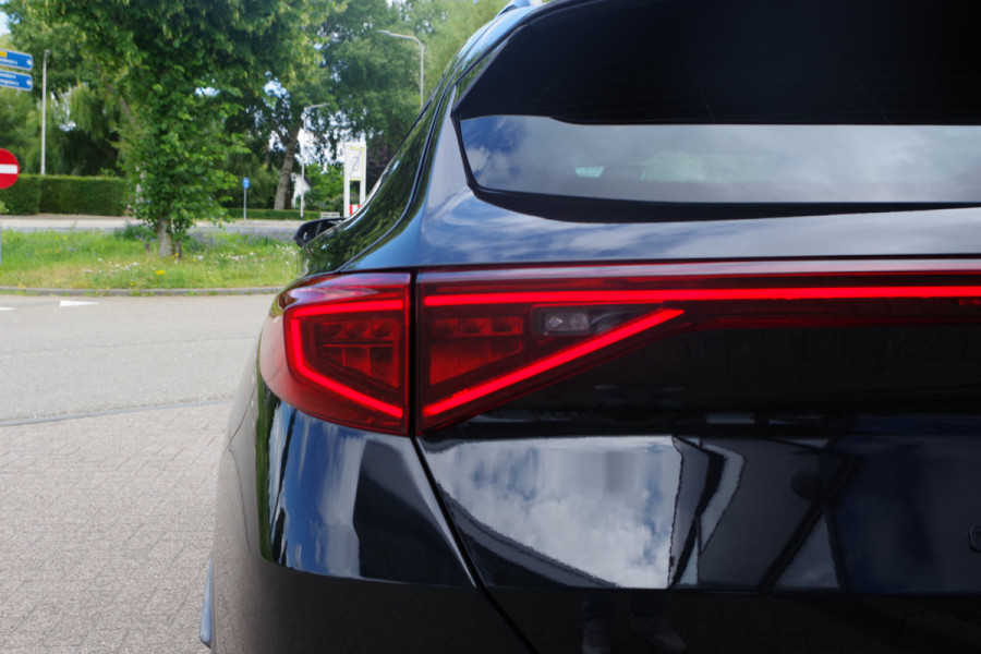 CUPRA Formentor 1.4 e-Hybrid VZ 245 PK  Performance PHEV, Camera, Carplay, Winterpakket