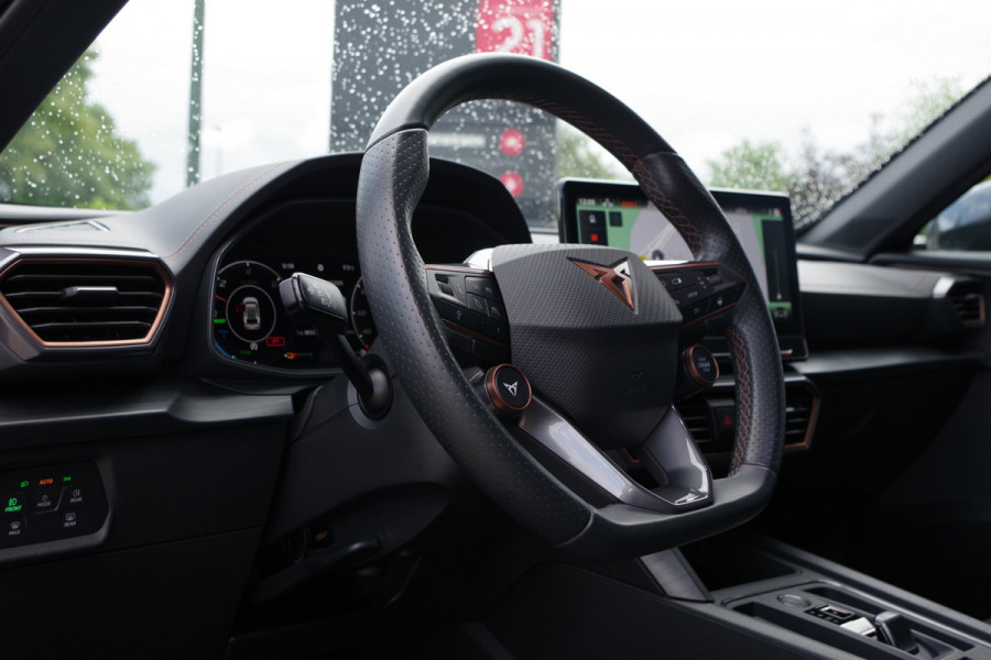 CUPRA Formentor 1.4 e-Hybrid 245 PK VZ Copper Edition, Trekhaak, LED, Winterpakket, Stuur-Startknop, Camera