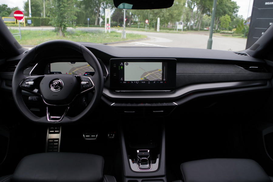 Škoda Octavia Combi 1.4 TSI RS iV PHEV 245 PK Business, Panoramadak, Leder-Alcantara, Canton Sound, Head-Up, Memory