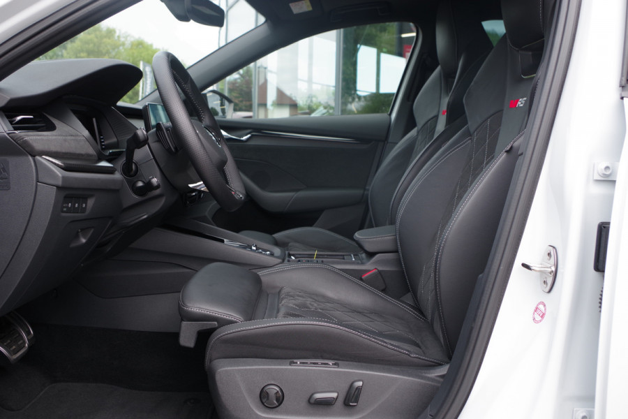 Škoda Octavia Combi 1.4 TSI RS iV PHEV 245 PK Business, Panoramadak, Leder-Alcantara, Canton Sound, Head-Up, Memory