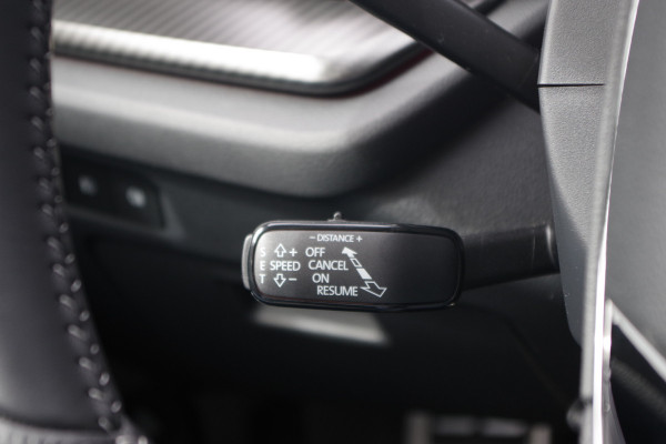 Škoda Octavia Combi 1.4 TSI RS iV PHEV 245 PK Business, Panoramadak, Leder-Alcantara, Canton Sound, Head-Up, Memory