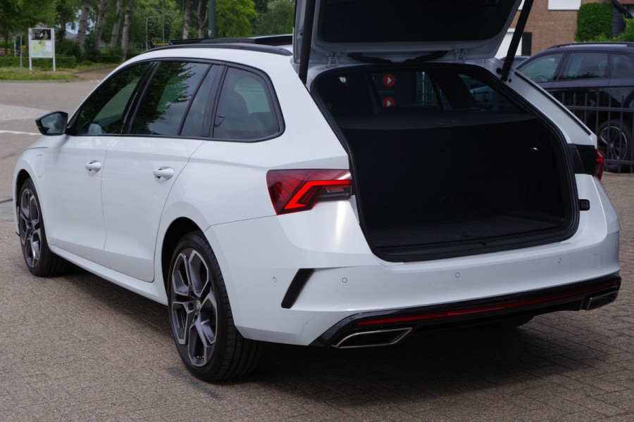 Škoda Octavia Combi 1.4 TSI RS iV PHEV 245 PK Business, Panoramadak, Leder-Alcantara, Canton Sound, Head-Up, Memory
