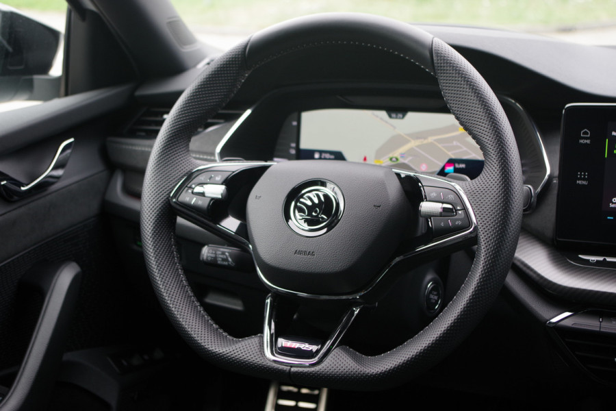 Škoda Octavia Combi 1.4 TSI RS iV PHEV 245 PK Business, Panoramadak, Leder-Alcantara, Canton Sound, Head-Up, Memory