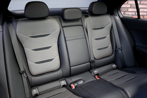 Mercedes-Benz C-Klasse AMG 63 S E Performance Aut9 | 680pk | AMG Drivers Package | Distronic+ | Carbon | Burmester | AMG Drive Unit | HUD | Digital Light | Stoelventilatie |