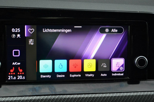 Volkswagen Golf 1.5 eTSI R-Line