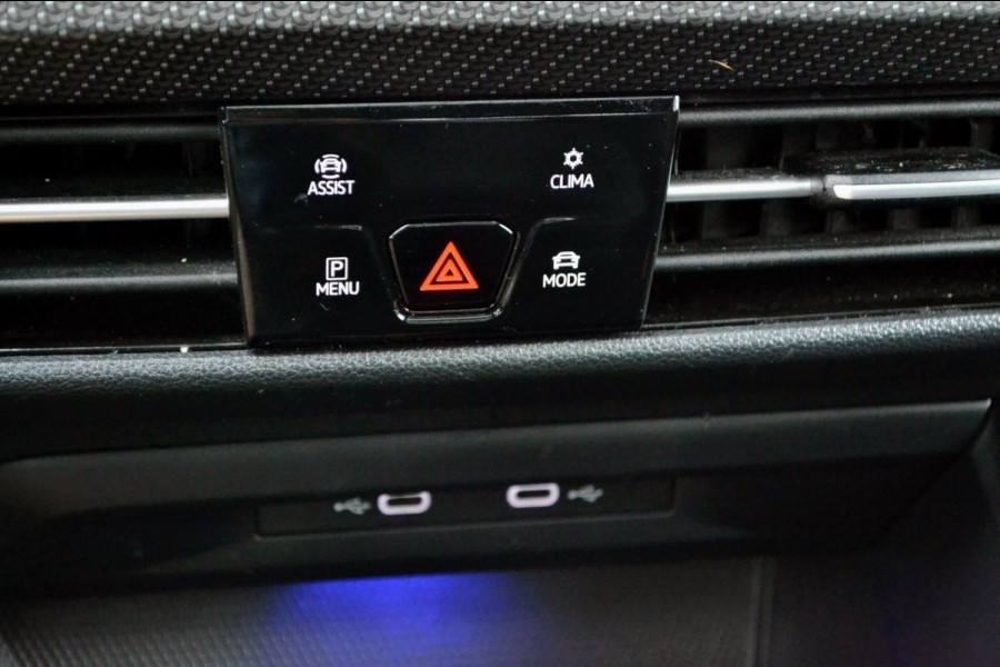 Volkswagen Golf 1.5 eTSI R-Line