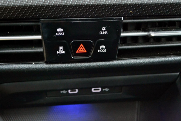 Volkswagen Golf 1.5 eTSI R-Line