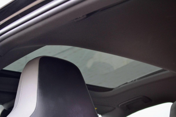 Volkswagen Golf 1.5 eTSI R-Line