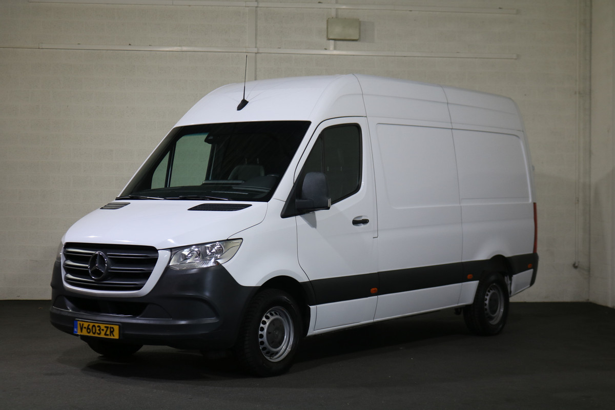 Mercedes-Benz Sprinter 316 CDI L2 H2 Airco Navigatie Camera 3.5t Trekhaak Mercedes-Benz Sprinter 316 CDI L2 H2 Airco Navigatie Camera 3.5t Trekhaak
