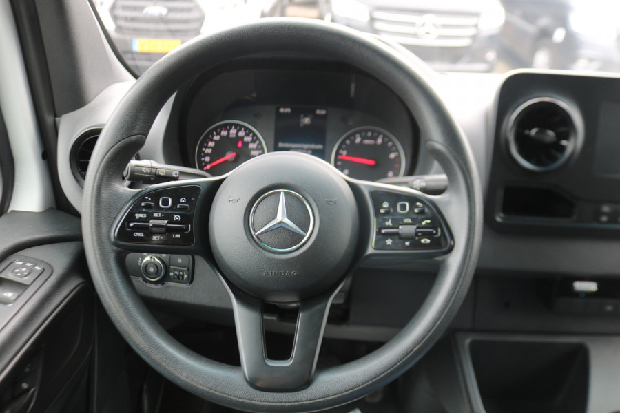 Mercedes-Benz Sprinter 316 CDI L2 H2 Airco Navigatie Camera 3.5t Trekhaak