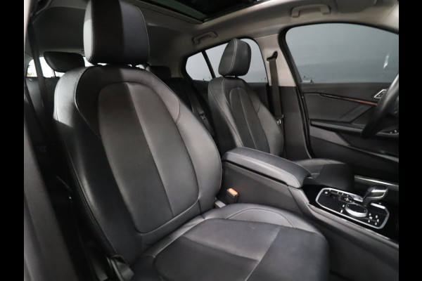 BMW 1-serie 118i High Executive Edition [SCHUIFKANTELDAK, APPLE CARPLAY, ANDROID, VOL LEDER, CAMERA, STOELVERWARMING, CRUISE, CLIMATE, NIEUWSTAAT]