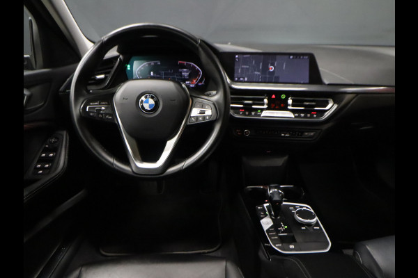 BMW 1-serie 118i High Executive Edition [SCHUIFKANTELDAK, APPLE CARPLAY, ANDROID, VOL LEDER, CAMERA, STOELVERWARMING, CRUISE, CLIMATE, NIEUWSTAAT]
