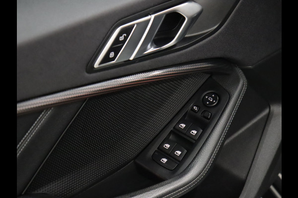 BMW 1-serie 118i High Executive Edition [SCHUIFKANTELDAK, APPLE CARPLAY, ANDROID, VOL LEDER, CAMERA, STOELVERWARMING, CRUISE, CLIMATE, NIEUWSTAAT]