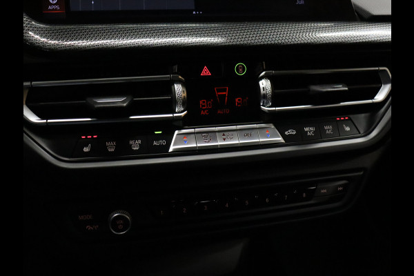 BMW 1-serie 118i High Executive Edition [SCHUIFKANTELDAK, APPLE CARPLAY, ANDROID, VOL LEDER, CAMERA, STOELVERWARMING, CRUISE, CLIMATE, NIEUWSTAAT]