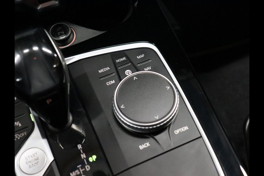 BMW 1-serie 118i High Executive Edition [SCHUIFKANTELDAK, APPLE CARPLAY, ANDROID, VOL LEDER, CAMERA, STOELVERWARMING, CRUISE, CLIMATE, NIEUWSTAAT]