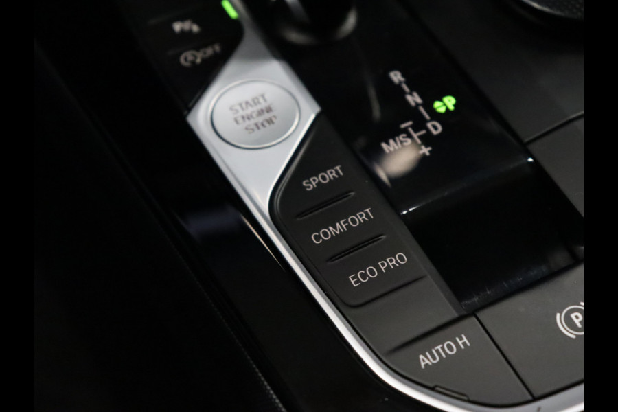 BMW 1-serie 118i High Executive Edition [SCHUIFKANTELDAK, APPLE CARPLAY, ANDROID, VOL LEDER, CAMERA, STOELVERWARMING, CRUISE, CLIMATE, NIEUWSTAAT]