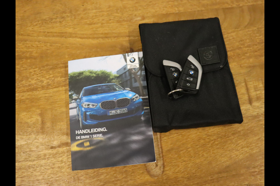 BMW 1-serie 118i High Executive Edition [SCHUIFKANTELDAK, APPLE CARPLAY, ANDROID, VOL LEDER, CAMERA, STOELVERWARMING, CRUISE, CLIMATE, NIEUWSTAAT]