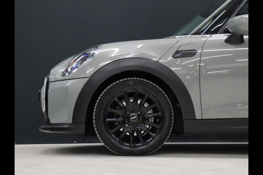 MINI Mini 1.5 One Sport [DIGITAL DASHBOARD, APPLE CARPLAY, PDC ACHTER, CRUISE CONTROL, NAVIGATIE, AIRCO, NIEUWSTAAT]