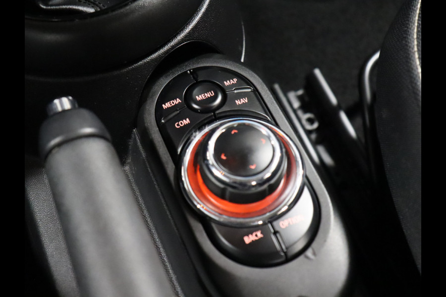 MINI Mini 1.5 One Sport [DIGITAL DASHBOARD, APPLE CARPLAY, PDC ACHTER, CRUISE CONTROL, NAVIGATIE, AIRCO, NIEUWSTAAT]