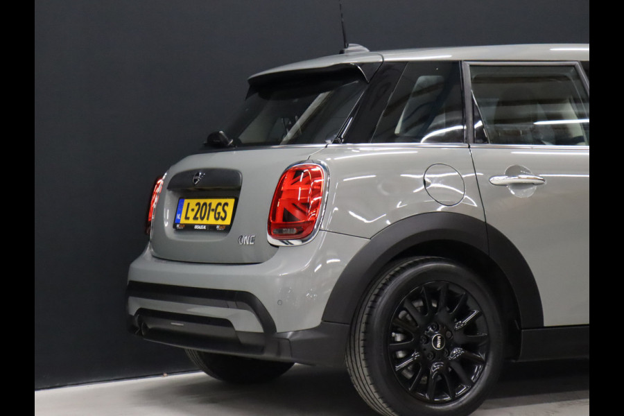MINI Mini 1.5 One Sport [DIGITAL DASHBOARD, APPLE CARPLAY, PDC ACHTER, CRUISE CONTROL, NAVIGATIE, AIRCO, NIEUWSTAAT]