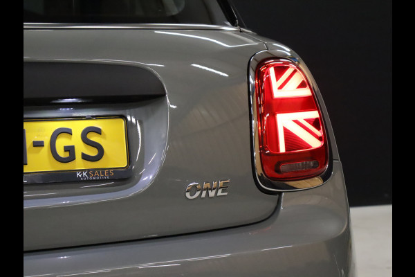 MINI Mini 1.5 One Sport [DIGITAL DASHBOARD, APPLE CARPLAY, PDC ACHTER, CRUISE CONTROL, NAVIGATIE, AIRCO, NIEUWSTAAT]
