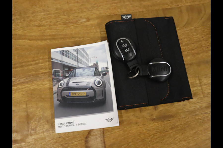 MINI Mini 1.5 One Sport [DIGITAL DASHBOARD, APPLE CARPLAY, PDC ACHTER, CRUISE CONTROL, NAVIGATIE, AIRCO, NIEUWSTAAT]
