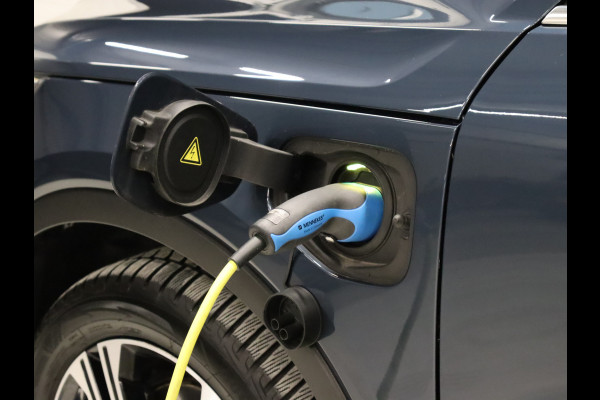 Volvo XC40 1.5 T5 Twin Engine Inscription [SCHUIFKANTELDAK, CAMERA, VOL LEDER, STOELVERWARMING, PDC V+A, BLUETOOTH, CRUISE CONTROL, CLIMATE CONTROL, NIEUWSTAAT]