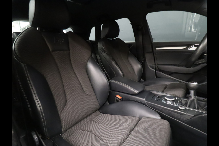 Audi A3 Sportback 30 TFSI S-Line Sport [VIRTUAL COCKPIT, S-LINE, VLAK SPORTSTUUR, STOELVERWARMING, BLUETOOTH, CRUISE CONTROL, CLIMATE CONTROL, NIEUWSTAAT]