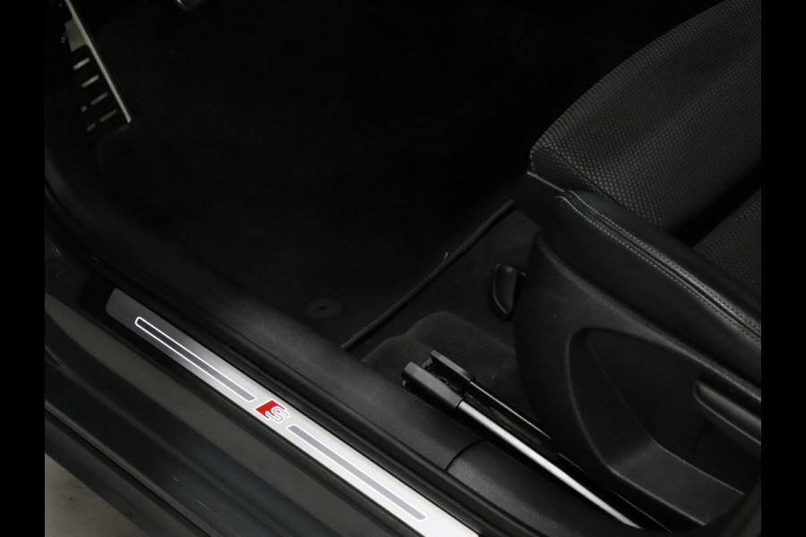 Audi A3 Sportback 30 TFSI S-Line Sport [VIRTUAL COCKPIT, S-LINE, VLAK SPORTSTUUR, STOELVERWARMING, BLUETOOTH, CRUISE CONTROL, CLIMATE CONTROL, NIEUWSTAAT]