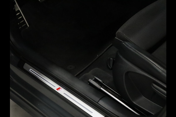 Audi A3 Sportback 30 TFSI S-Line Sport [VIRTUAL COCKPIT, S-LINE, VLAK SPORTSTUUR, STOELVERWARMING, BLUETOOTH, CRUISE CONTROL, CLIMATE CONTROL, NIEUWSTAAT]
